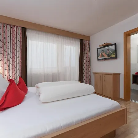 Oskar Apartment *