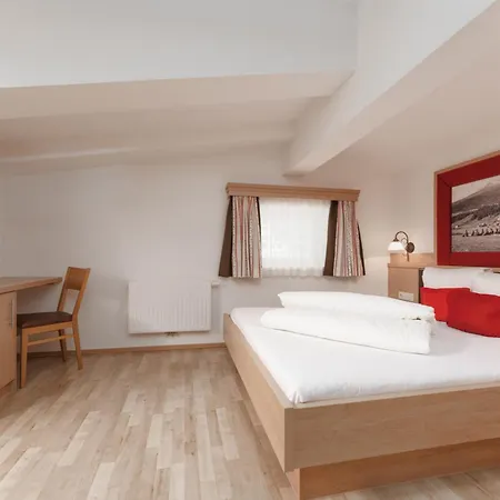 Oskar Apartment *