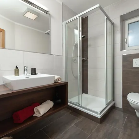 Oskar Apartment *
