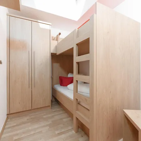 Oskar Apartment